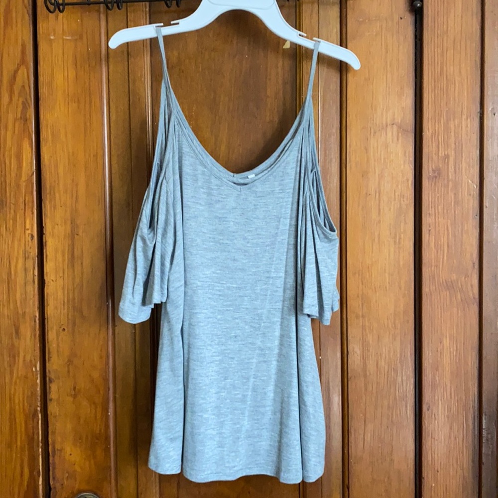 Grey top